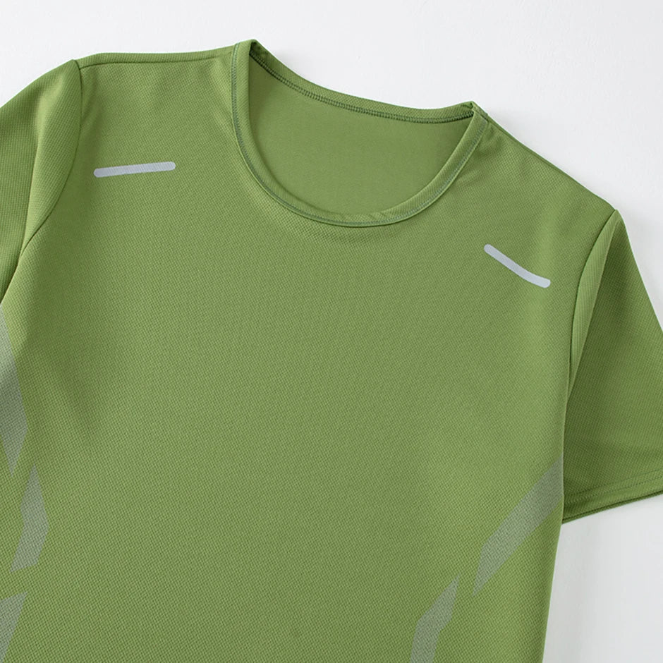 2-Piece Men's Summer Quick drying Sports Suit Loose And Breathable Short Sleeved T-shirt Running And Fitness Black Pocket Shorts