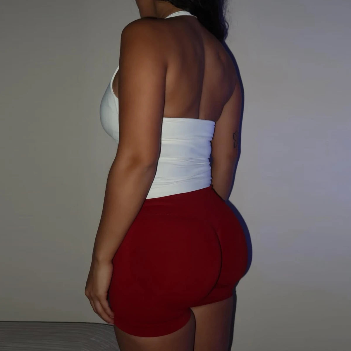 New Seamless Halter Top for Women Backless Gym Crop Top Workout Yoga Shirt with Waist Contouring Sleeveless Sports Shirt