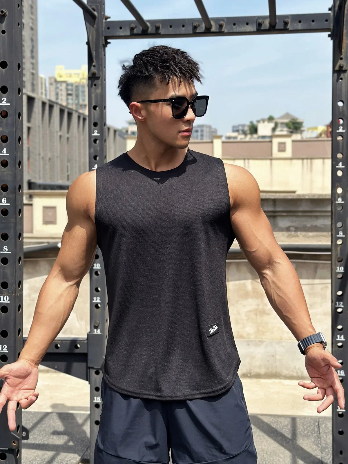 2025 Summer New Trend Men tank top Pullover Round Neck Mesh Bottom Shirt Sports Fitness Top Sleeveless Vest Quick Dry undershirt
