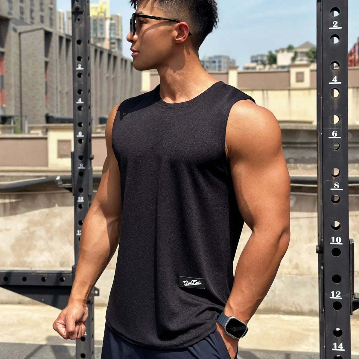 2025 Summer New Trend Men tank top Pullover Round Neck Mesh Bottom Shirt Sports Fitness Top Sleeveless Vest Quick Dry undershirt